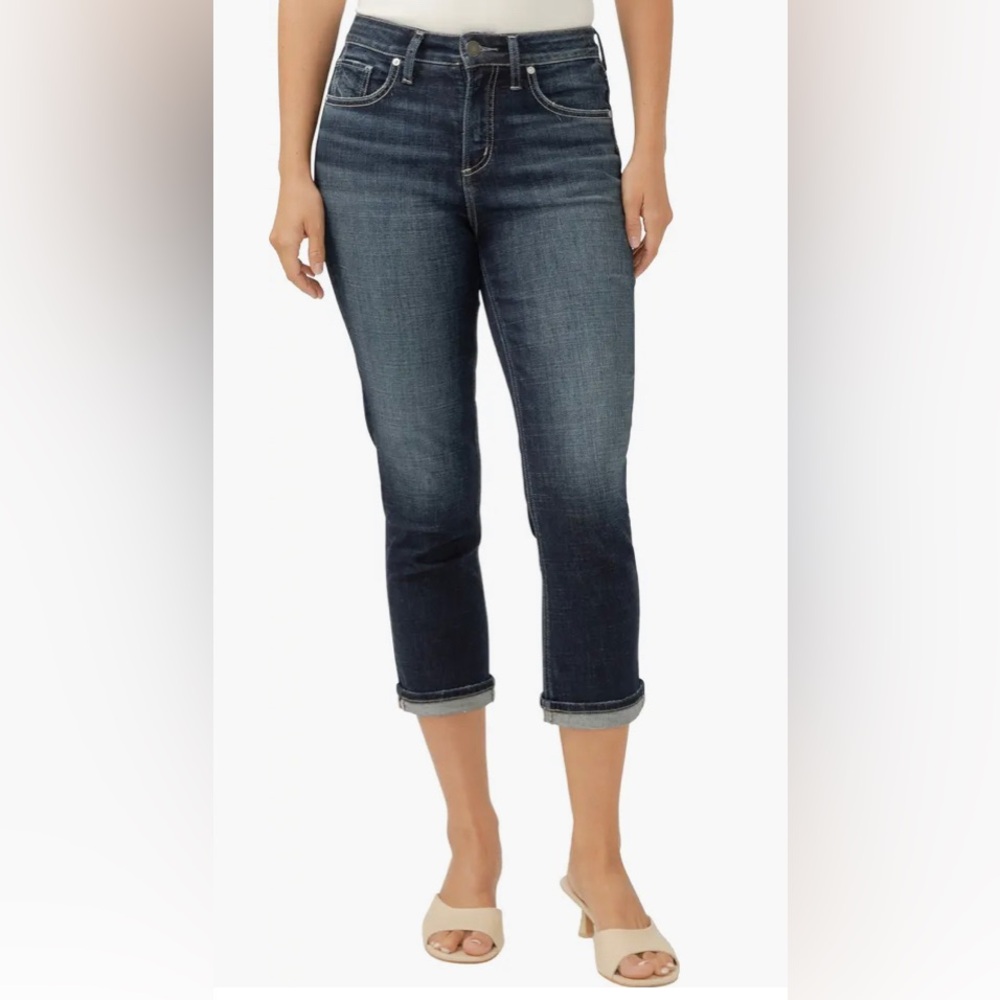 NWT Silver Jeans‎ Avery Curvy Fit High Rise Capri